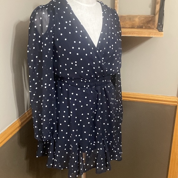 Francesca’s Navy Polka Dot Long Sleeve Dress size medium NWT - Picture 3 of 9